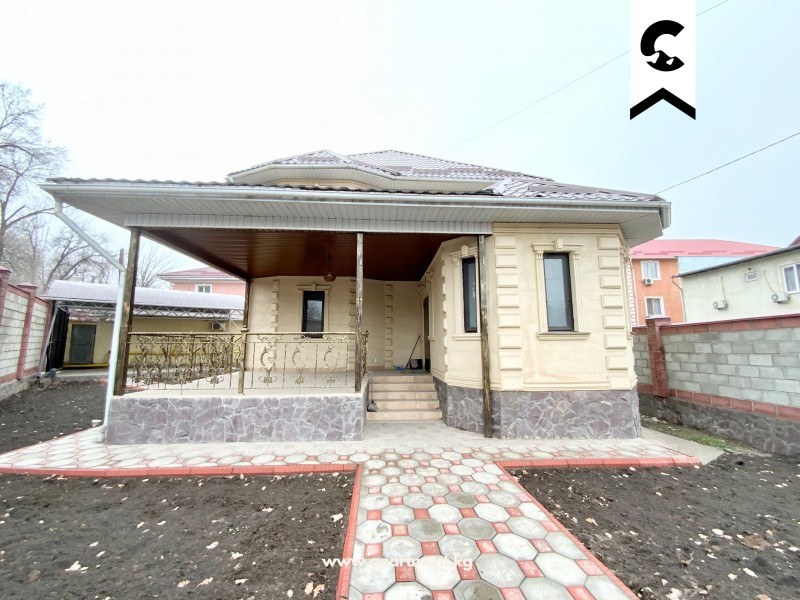 Сдается просторный современный 2-х уровневый дом без мебели в центре Бишкека, Горького-Панфилова в районе Вефа центра.