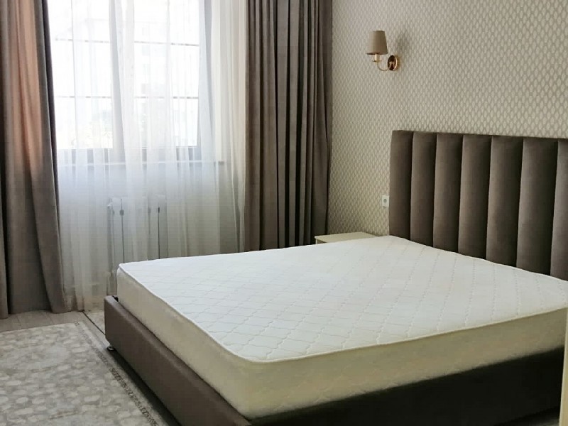 Сдаётся 2 комнатная квартира в золотом квадрате, ул. Орозбекова, 17, Бишкек