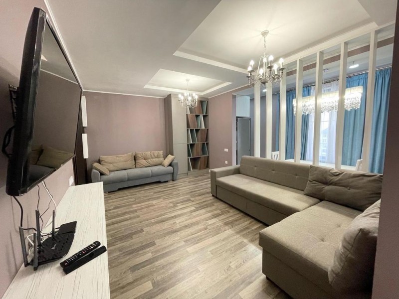 Сдаётся  современная 3 комнатная квартира в золотом квадрате, ул. Боконбаева, 120, Бишкек